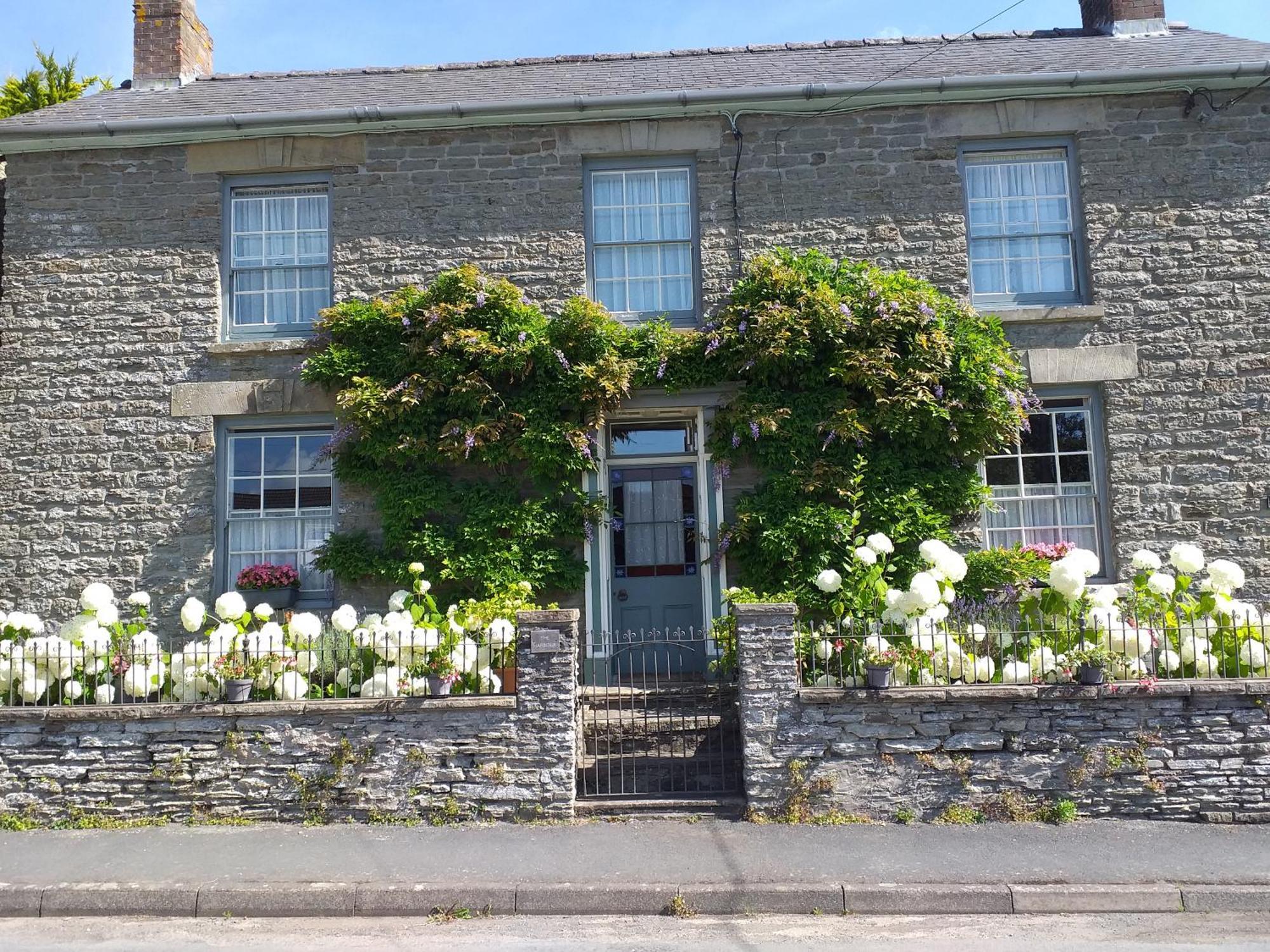 The Harbour Villa Evenjobb Exterior photo